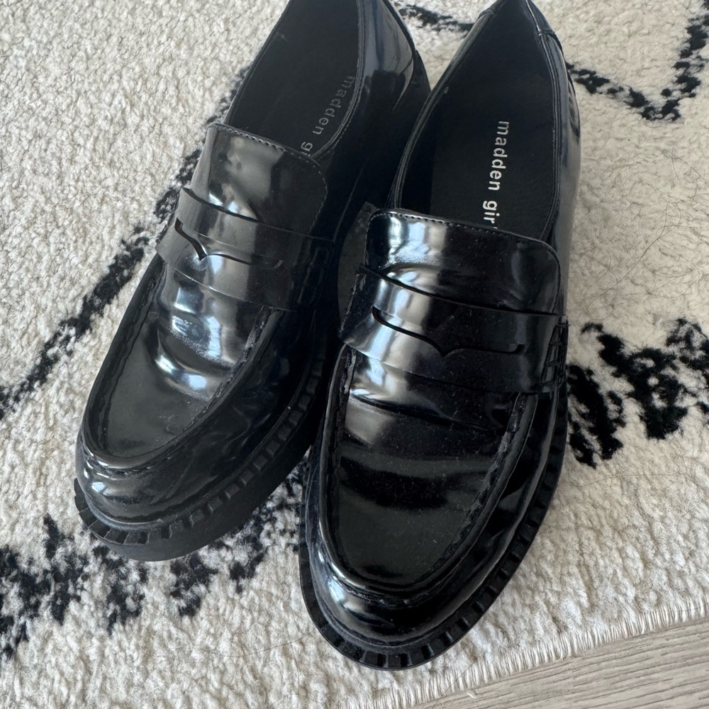 Madden Girl Black Platform Loafers Slip-Ons 7.5